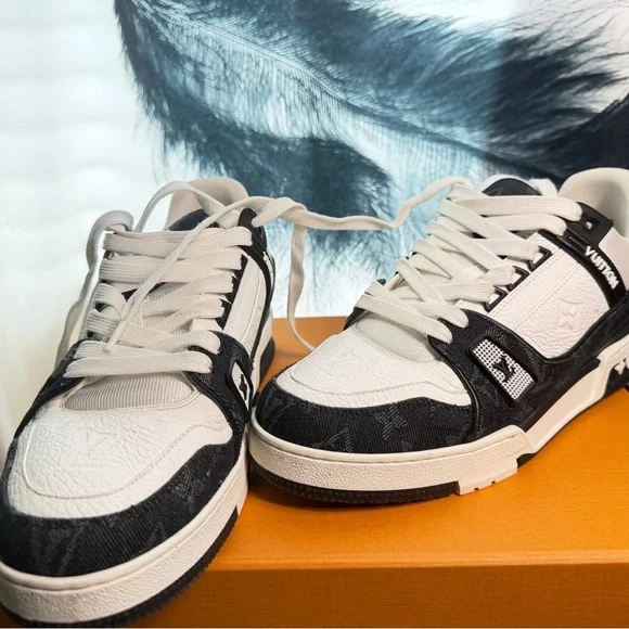 Louis Vuitton Monogram Black and White Sneakers - Picture 3 of 16